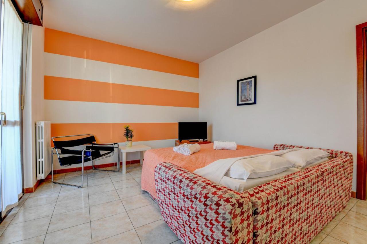 Residence Meridiana Peschiera del Garda Exterior foto